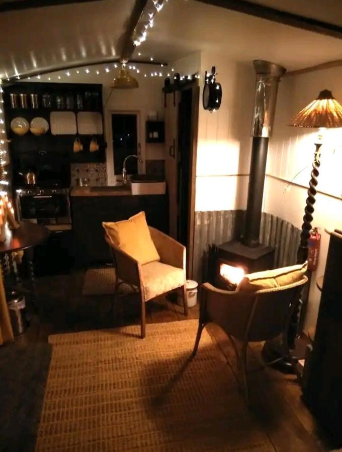Hotel Treguth Glamping Unique Experience - Themed Huts Saint Day Esterno foto