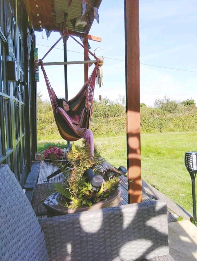 Hotel Treguth Glamping Unique Experience - Themed Huts Saint Day Esterno foto
