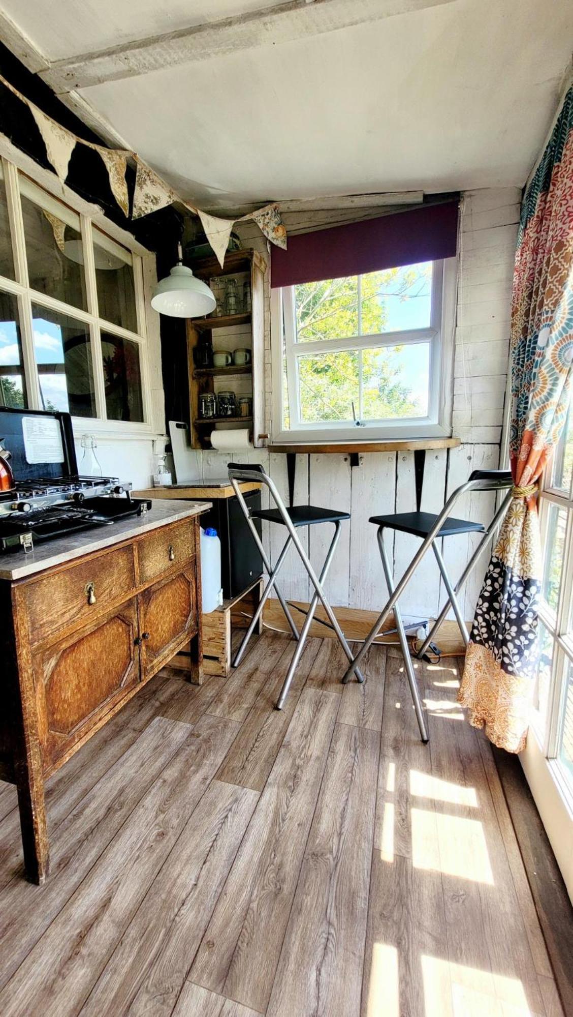 Hotel Treguth Glamping Unique Experience - Themed Huts Saint Day Esterno foto