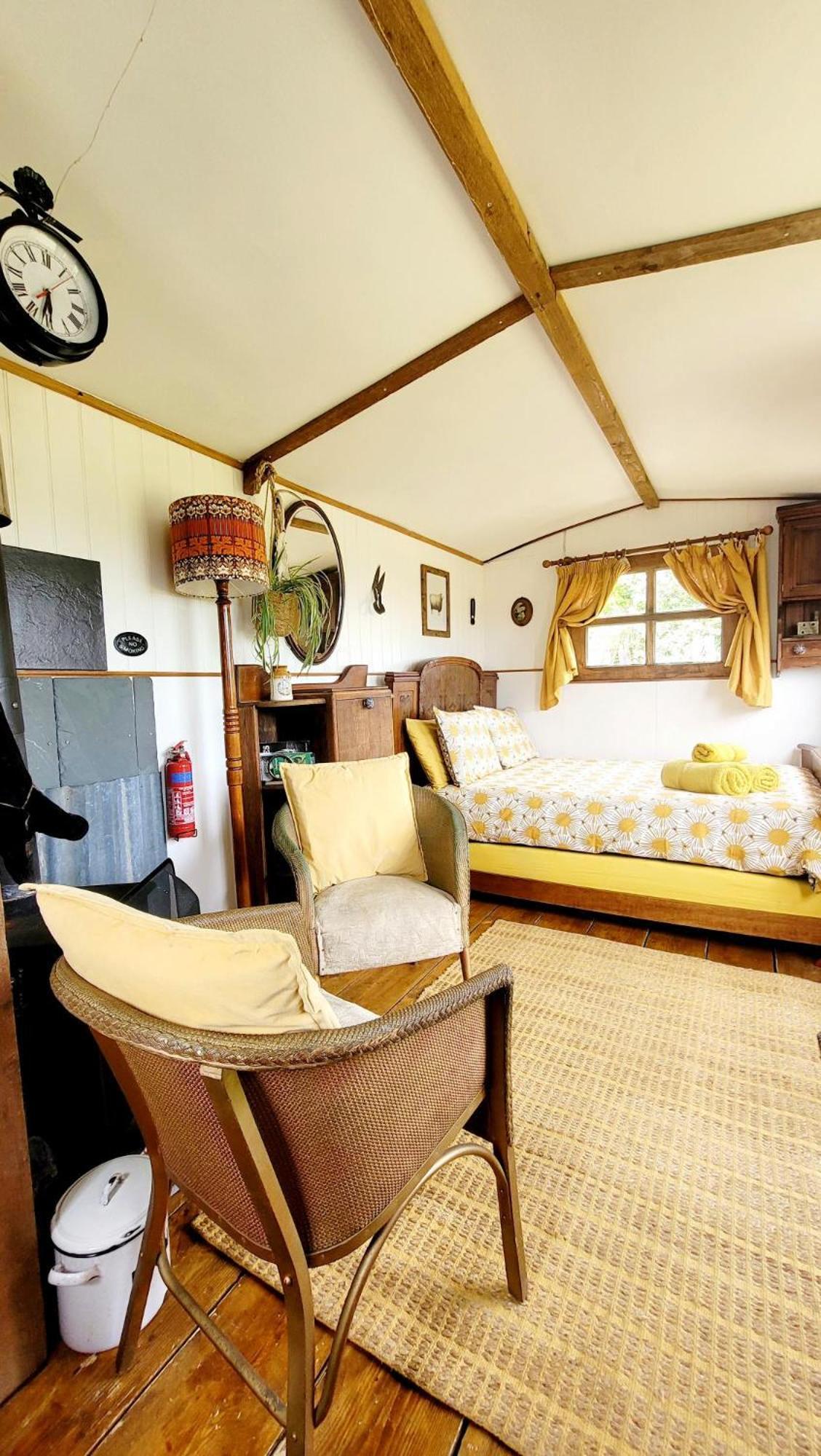 Hotel Treguth Glamping Unique Experience - Themed Huts Saint Day Esterno foto