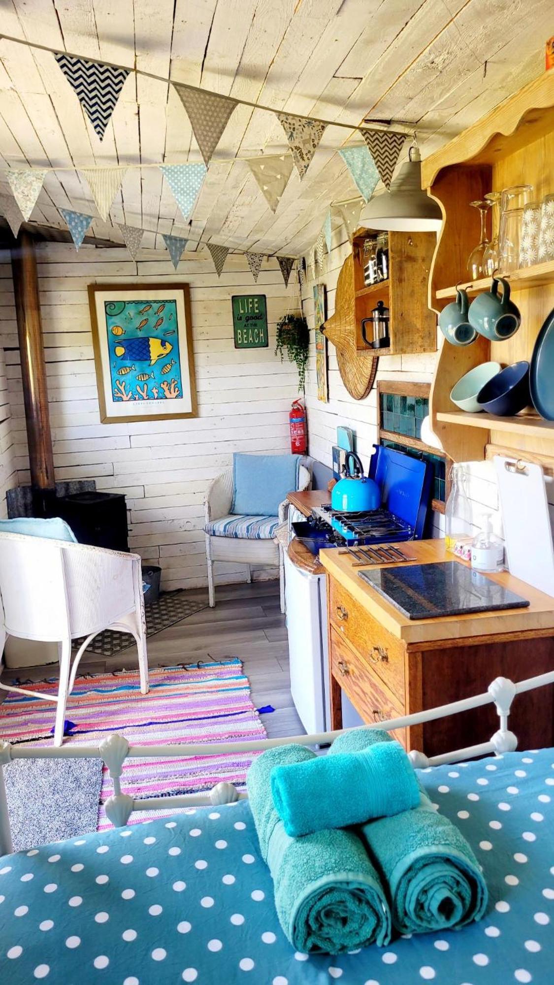 Hotel Treguth Glamping Unique Experience - Themed Huts Saint Day Esterno foto
