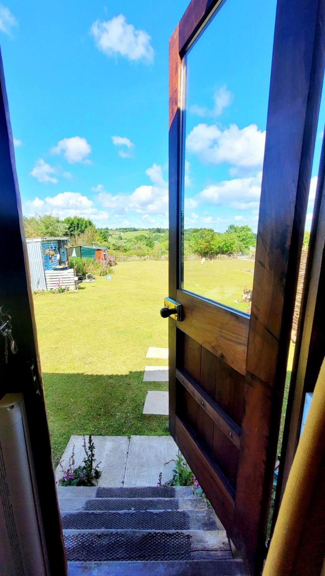 Hotel Treguth Glamping Unique Experience - Themed Huts Saint Day Esterno foto