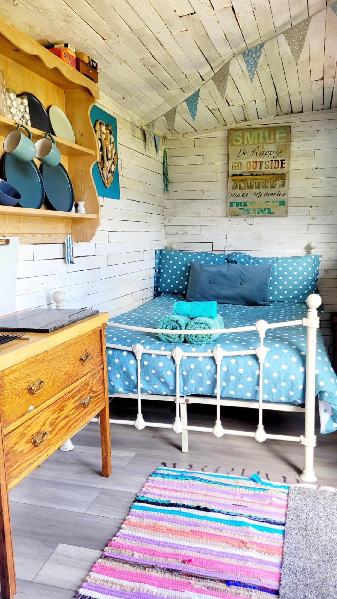 Hotel Treguth Glamping Unique Experience - Themed Huts Saint Day Esterno foto